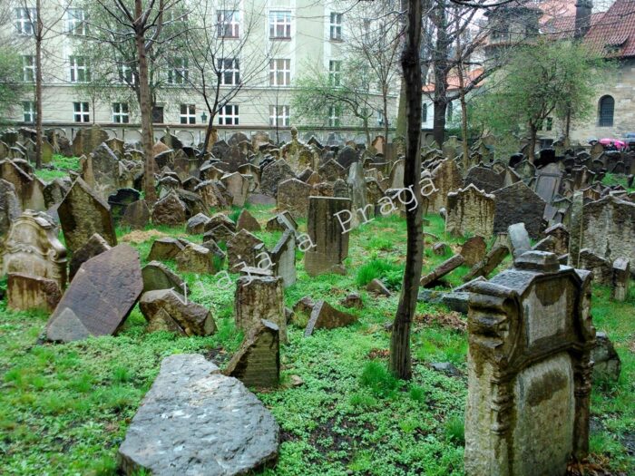 Antiguo cementerio Judío de Praga